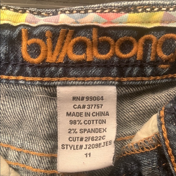 Billabong Dark Blue Denim Shorts - Women’s Size 11 - Picture 4 of 10